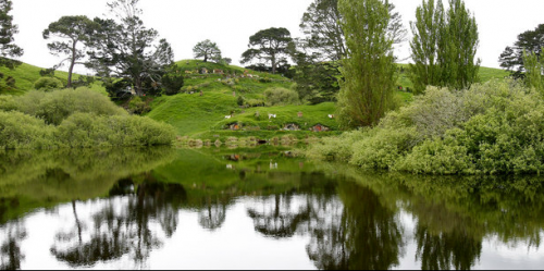 Welcome back to Hobbiton, set photos from THE HOBBIT